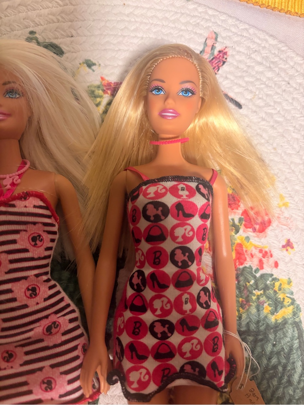 Lot of 2 Pink Dress Barbie Logo Necklace and Barbie Logo Dresses Dolls - Picture 5 of 5